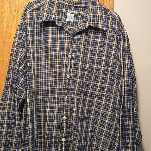 Button down shirt - Picture 3 of 3